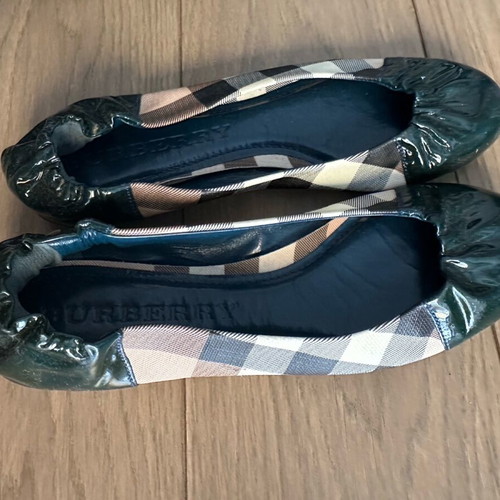 Burberry flat shoes new, size 37, petrol color
