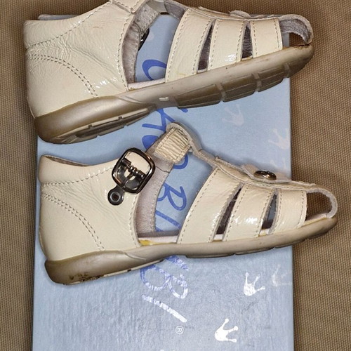 Ciao Bimbi children's sandals size 22 used, white with floral design