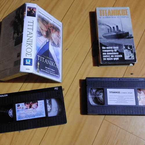 Titanic 1997 VHS videocassette with documentary and subtitles