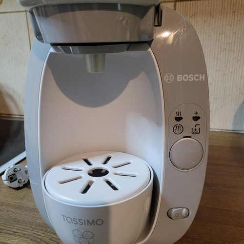 Tassimo Bosch TAS 2004/06 coffee maker like new