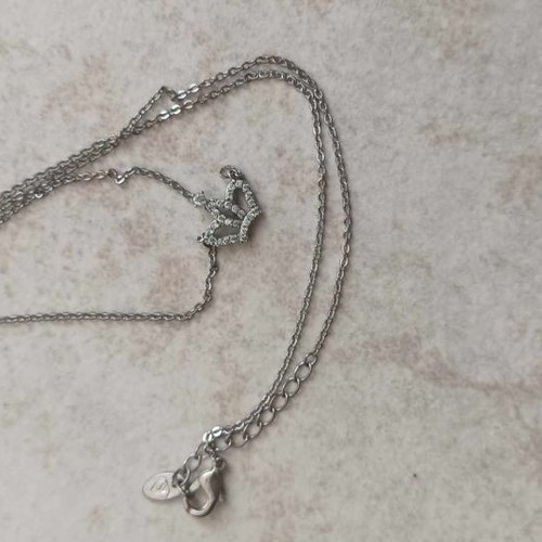 Women's necklace royal crown used, gray