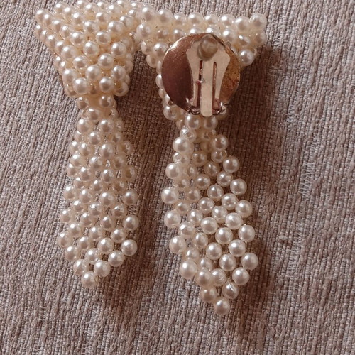 Pearl clip-on earrings vintage used, white