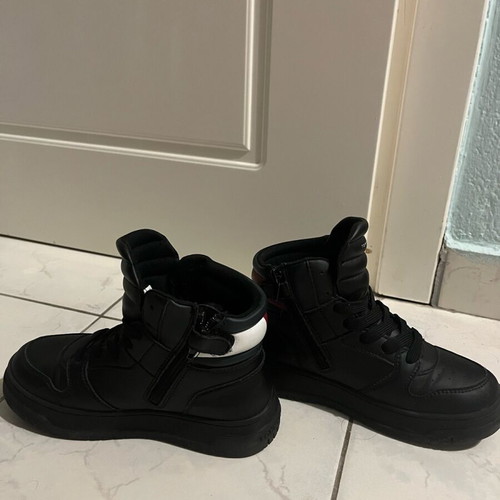 Tommy Hilfiger boots size 34 like new, black with white and red