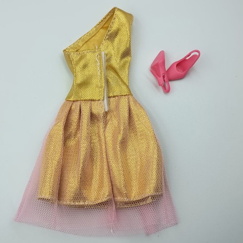 Dress and shoes for fashion dolls like new