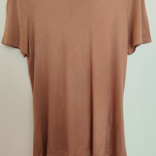 Beige salmon short-sleeve blouse Medium with an opening at the back