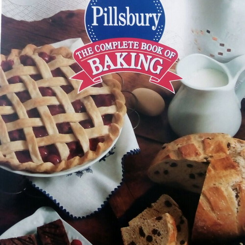 Pillsbury The Complete Book Of Baking new English baking book