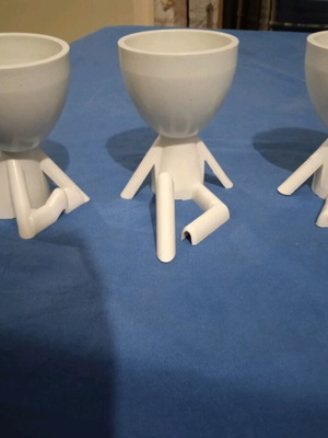 Plastic flower pots like new, set of 3 different designs
