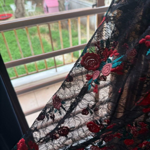 Lace overdress with embroidered roses Primark XS like new, black