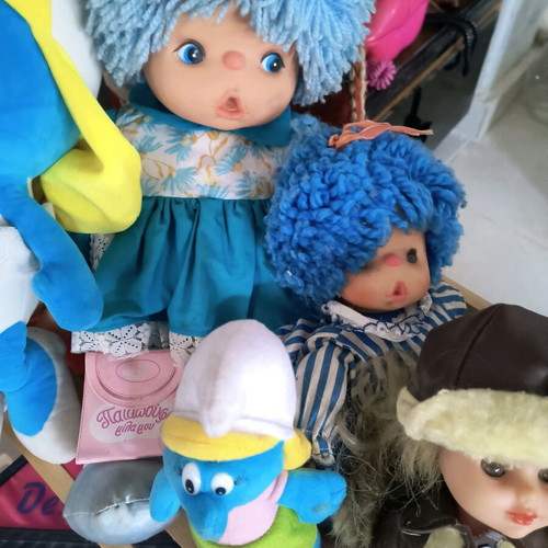 Collectible dolls like new, two Patapoufes with disc