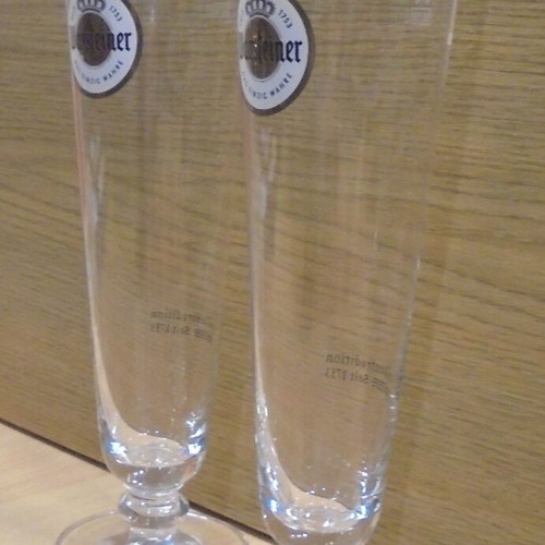 Warsteiner beer set of two promotional 400ml pilsner glasses like new
