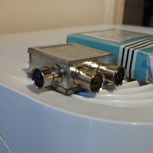 Splitter 3-way Mistral new with box