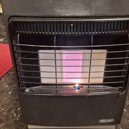Gas heater used with gas cylinder