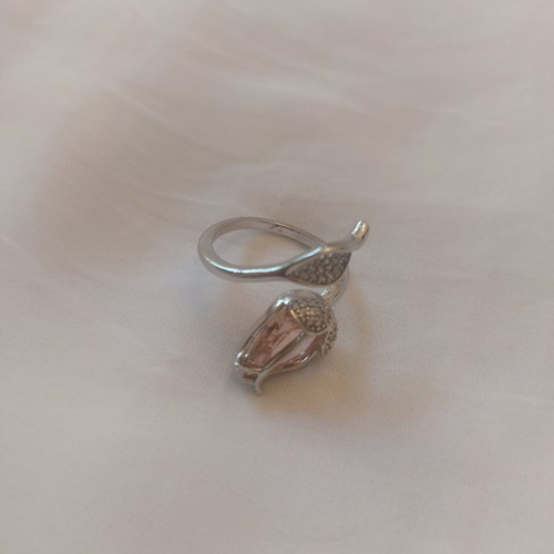 Romantic tulip ring with pink crystal, like new
