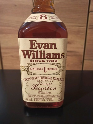 Evan Williams Whiskey 8 Year Old καινούργιο