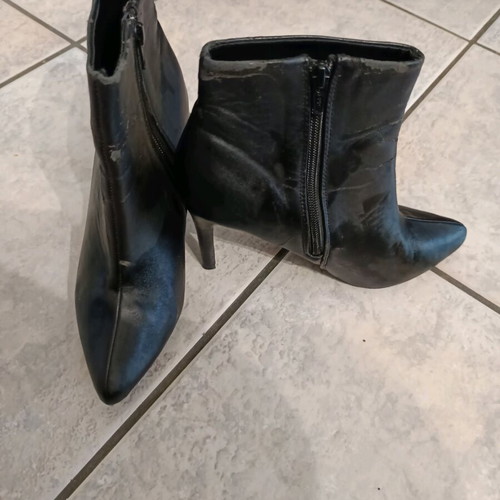 Leather ankle boots black with high heel and zipper size 39 used