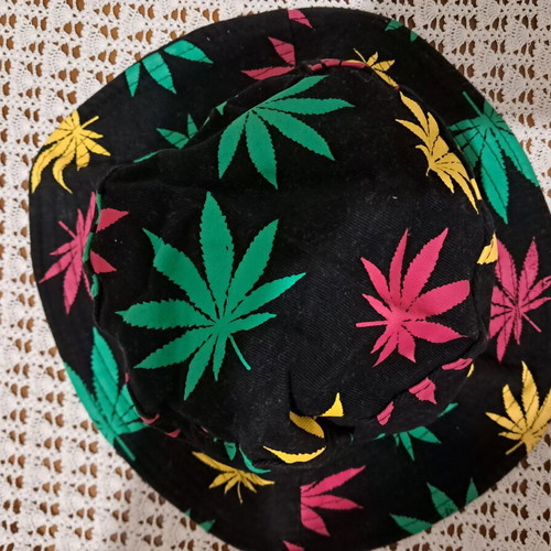 Summer hat like new, colorful, 100% cotton, size L