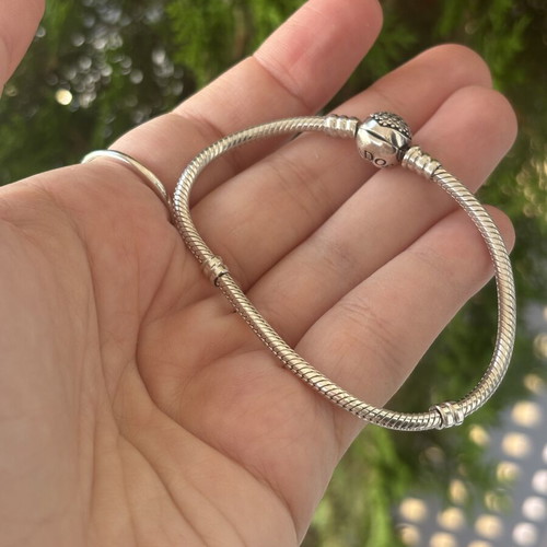 Pandora bracelet 590743CZ like new, silver, heart clasp with zirconia