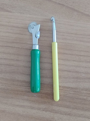 Craft and sewing tools like new, set