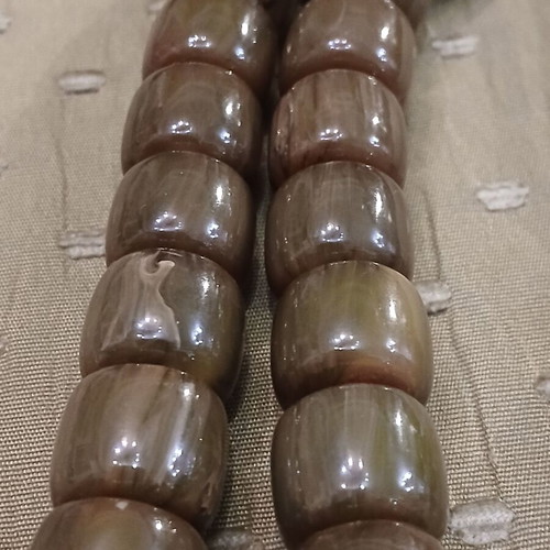 Bakelite komboloi worry beads, marble type, 33 beads