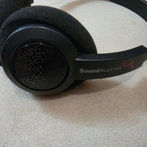 Creative Sound Blaster Jam Bluetooth headphones like new with new ear pads