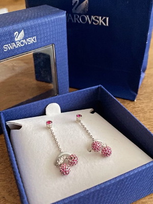 Swarovski earrings with pink cherry crystals new