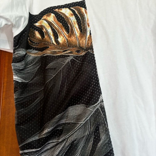 Mesh & Co men's t-shirt size M new, white with leaf print