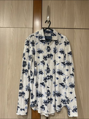 Staff Men's Floral White Shirt Medium Size Like New