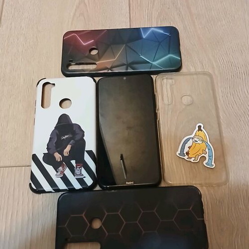 Xiaomi Redmi 8 used with 4 cases, 64GB, dual SIM