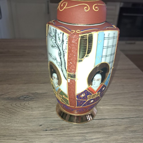 Japanese vase made of bone porcelain with 24k gold coating