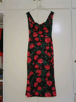 Dress with roses used, fitted, black and red, size S