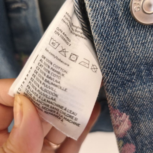 Denim jacket with floral rose print, like new, size M
