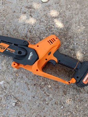 Wokin 20V battery chainsaw used with 2Ah battery and charger