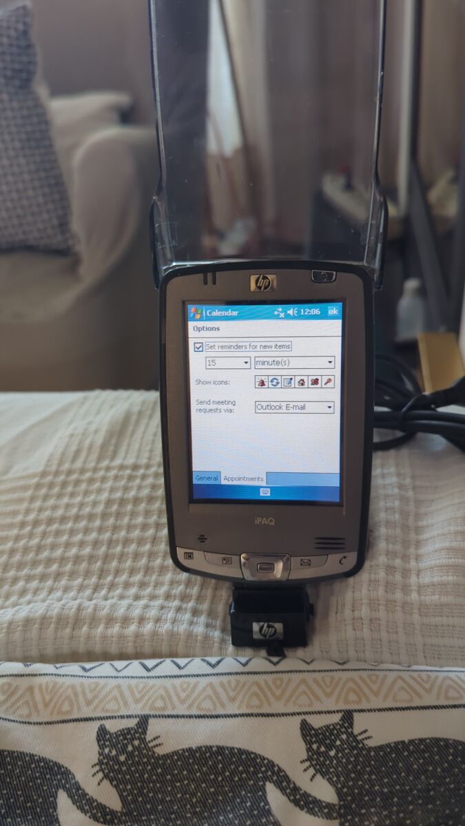 HP iPAQ HX2490b PDA used with charging… - € 50,00 - Vendora.cy