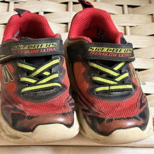 Skechers light-up sneakers size 25, multicolor