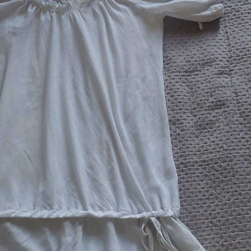 Μπλούζα άσπρη μέγεθος L μεταχειρισμένη