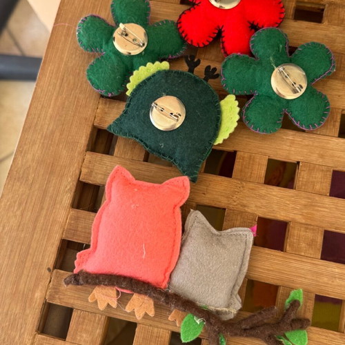 Handmade pins set of 5 made of felt-like material