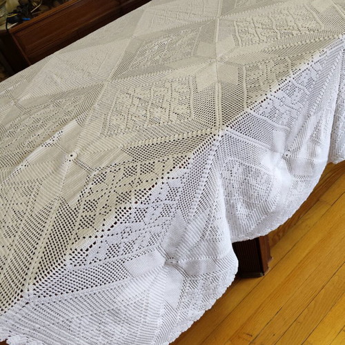 Handmade knitted blanket 190x200 like new