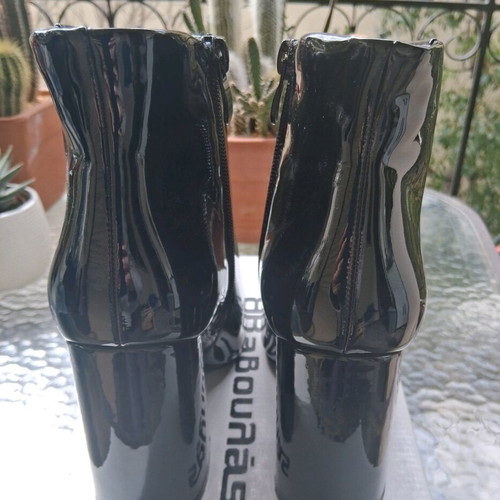 Patent leather ankle boots size 37 like new, black