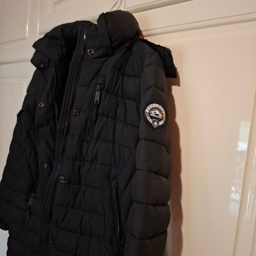 Superdry Everest black jacket like new with faux fur hood