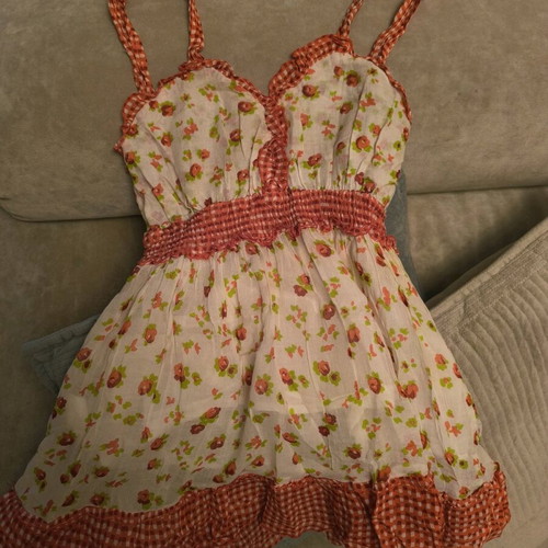 Floral top used, sizes S/M