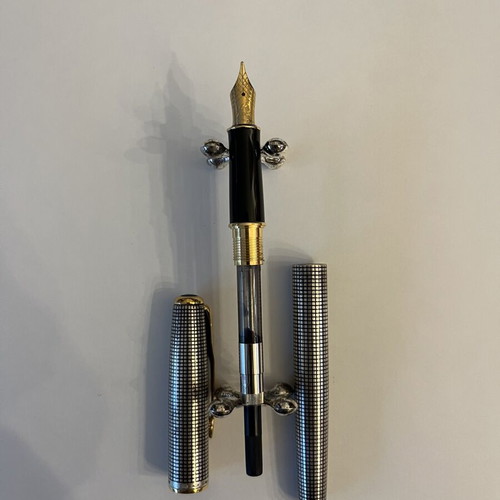 Parker Sonnet pen sterling silver with 18kt gold nib like new