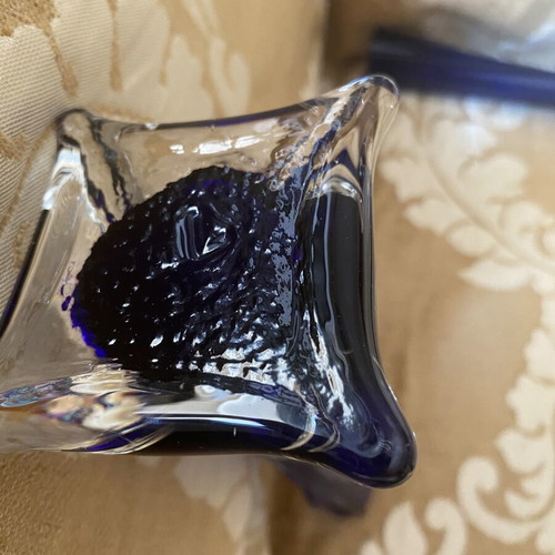 Set of 3 Murano-style cobalt blue vases with twisted design and elephant foot base