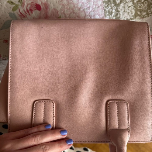 Pink handbag used with broken zipper