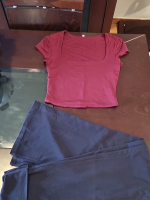 Clothing set of 2 pieces like new, small top and xsmall pants with slight flare