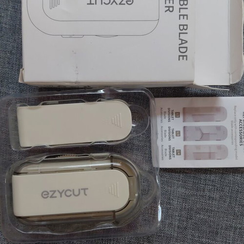 Pill Cutter new with extra blade