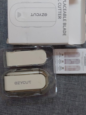 Pill Cutter new with extra blade