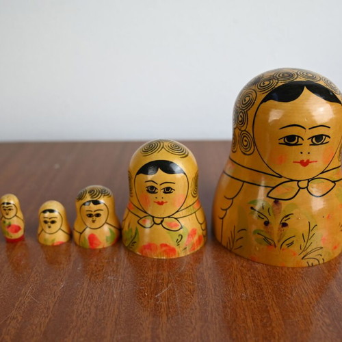 Vintage Russian Matryoshka Nesting Dolls Set of 5 Handpainted
