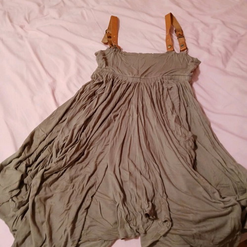 Brown dress