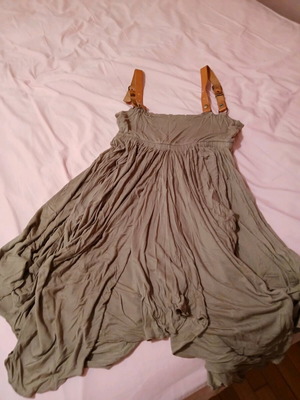 Brown dress