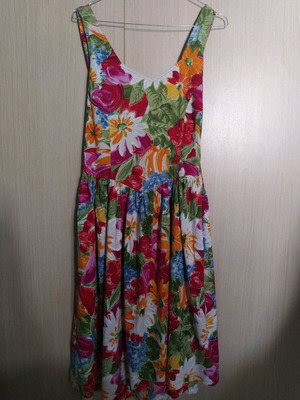 Καλοκαιρινό φόρεμα floral με ανοιχτή πλάτη, σε άριστη κατάσταση